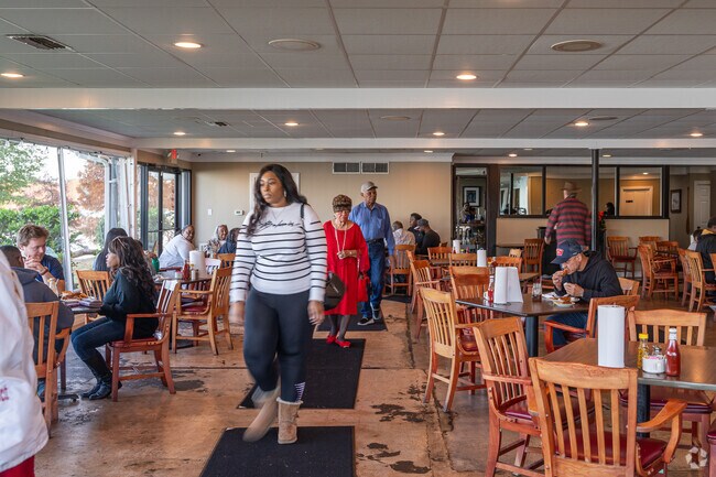 Lakeshore residents flock to Orlandeaux's Cafe for the savory seafood dishes.
