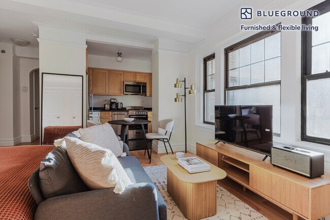 95 Christopher St unit FL6-ID1681, New York, NY 10014 - photo 2