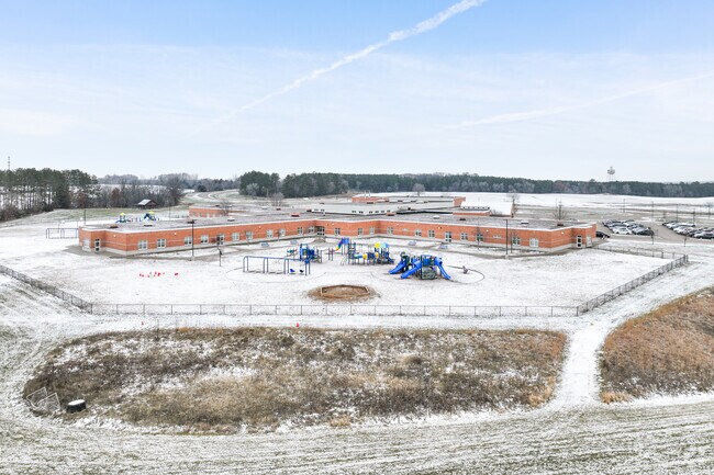 Somerset Elementary School’s minority student enrollment is 10%.