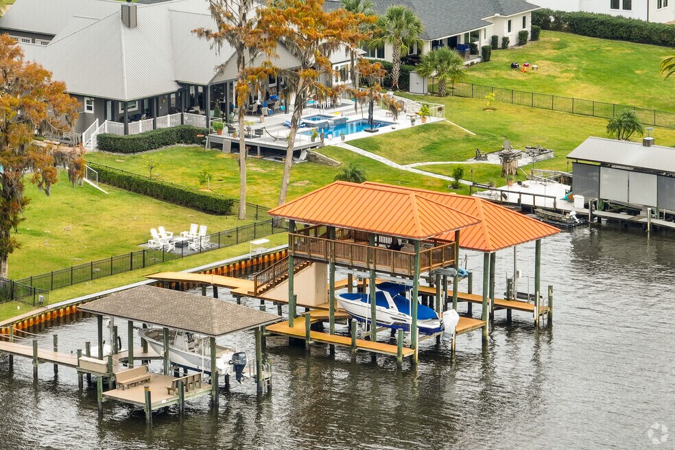 NH_Monclair_531779_P2_v2_VS_051425