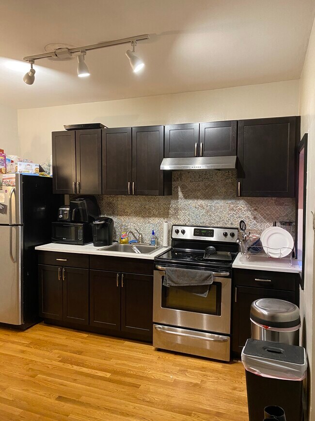 5 Otisfield St unit 2, Dorchester, MA 02121 - photo 2