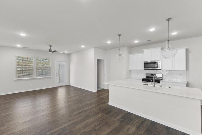 1236 Summer Duck Loop, Florence, SC 29501 - photo 3