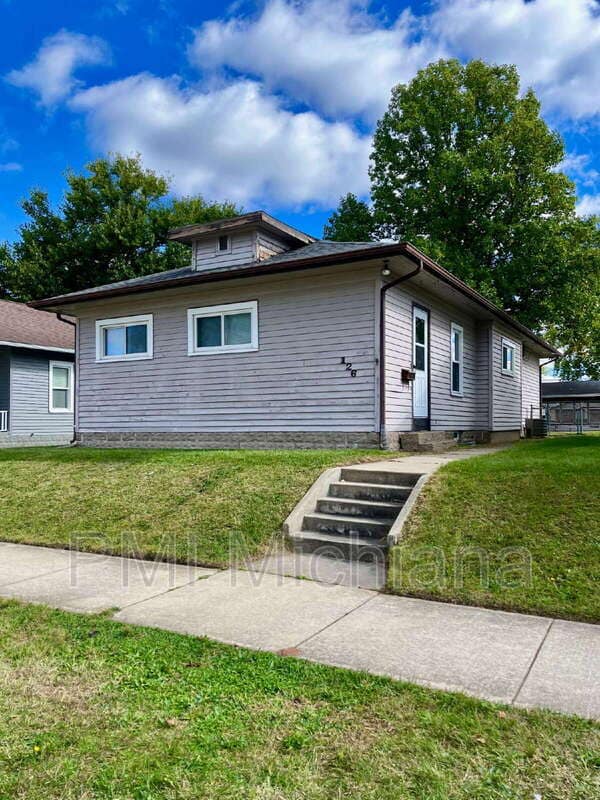 126 Monmoor Ave, Mishawaka, IN 46544