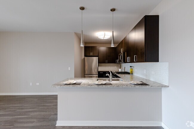 2BR, 2BA - Kitchen/Dining