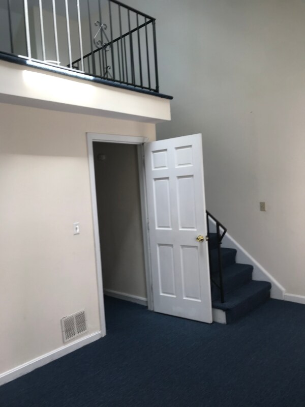 107 University Ave unit 2, Lowell, MA 01854 - photo 7