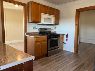 60 Rathbun St Unit 3R, Woonsocket, RI 02895