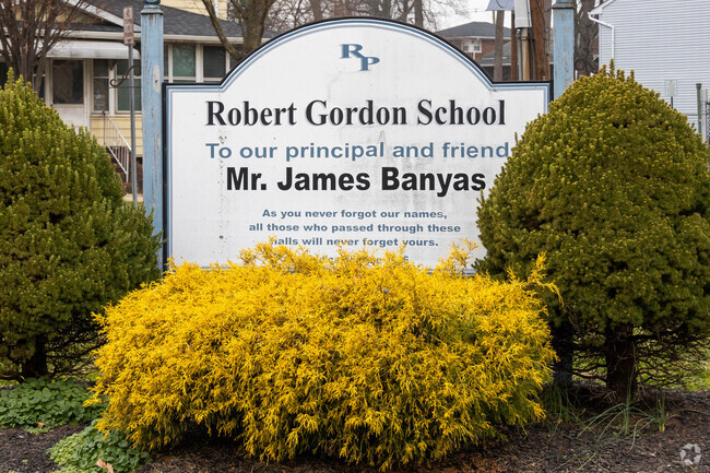 Robert Gordon Elementary School is for students in grades PK through 5th grade.