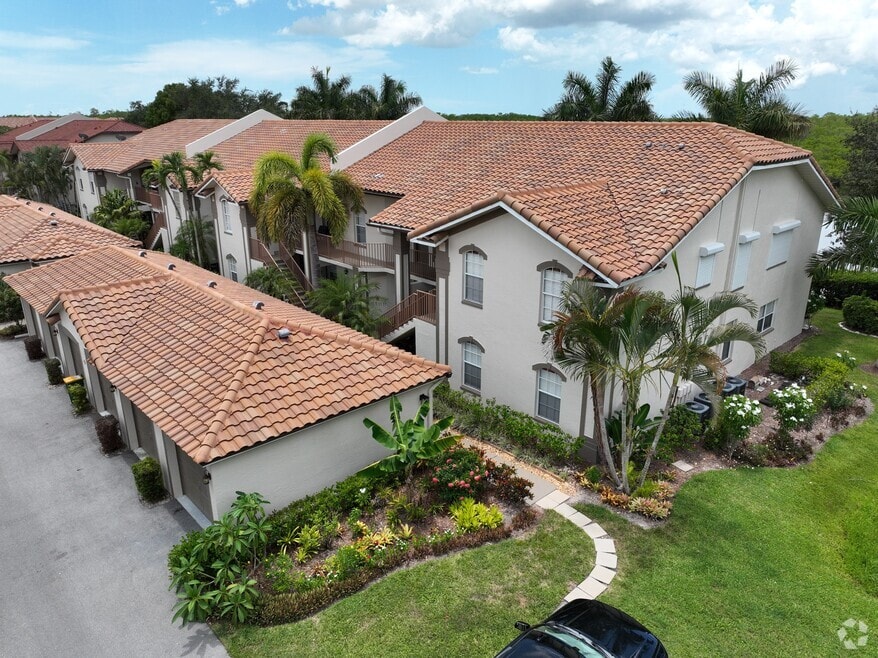 182 Newport Dr unit 1003, Naples, FL 34114 - photo 2