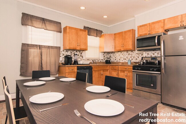 4 Dalrymple St unit 2, Jamaica Plain, MA 02130 - photo 3