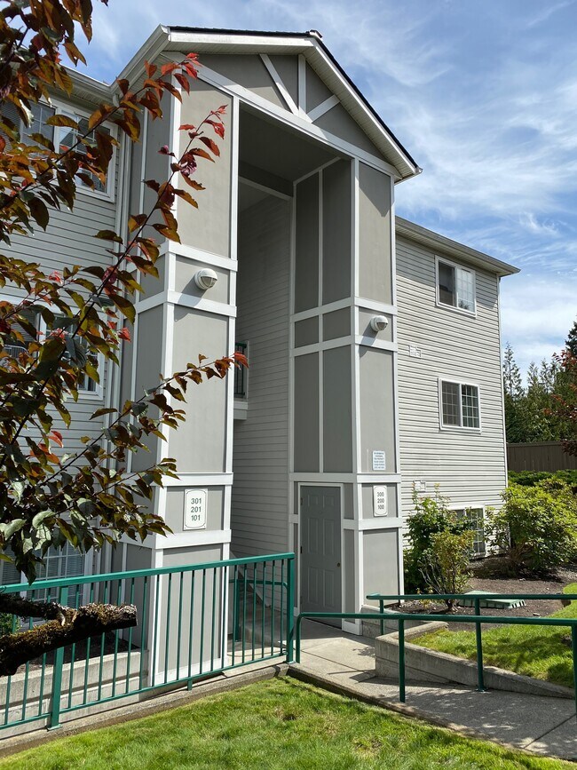 9525 NE 180th St, Bothell, WA 98011