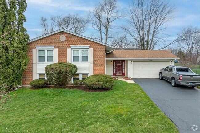 A common architectural style in Winston Woods is split-level.