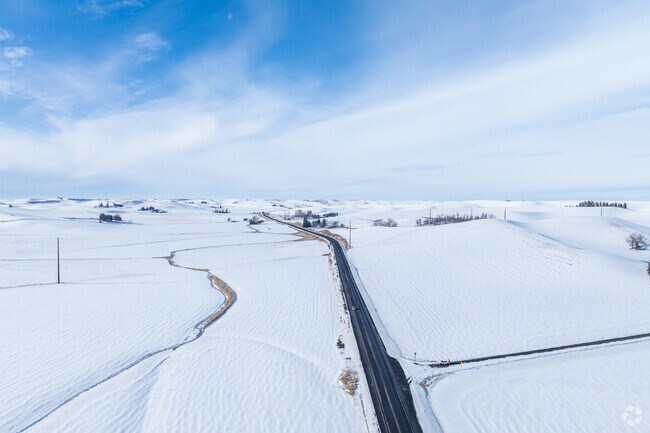 Locals can use highway 195 to commute to and from Pullman.