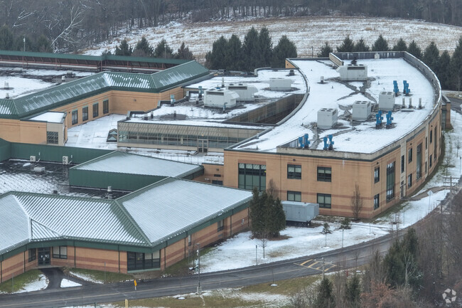Pine-Richland High School has a student-teacher ratio of 14 to 1.