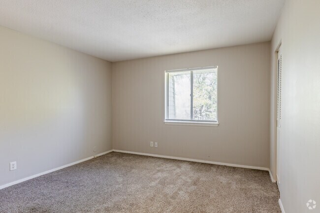 The Village on University, Peoria, IL 61614 - photo 3