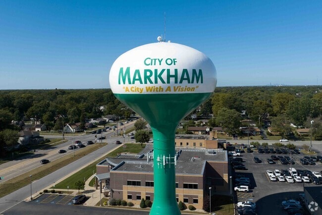 The population in Markham was 11,661 according to the 2020 census report.