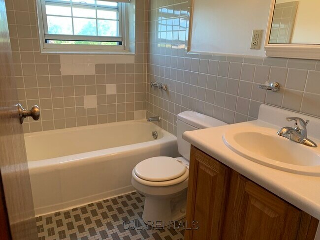 27 N Union St unit 7, Arlington, MA 02474 - photo 3