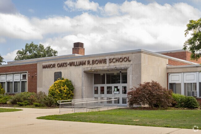 The Manor Oaks William Bowie School has approximately 350 students enrolled.