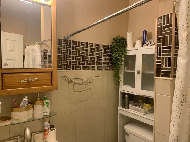 270 N 1st Ave unit Private C, Manville, NJ 08835 - photo 4