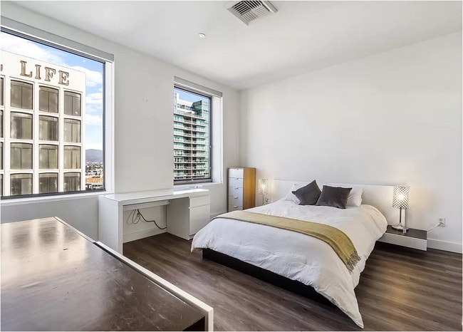 The Mercury unit 1104, Los Angeles, CA 90010 - photo 7