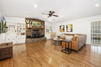 8442 E McNelly Rd Unit ID1221926P, Bentonville, AR 72712