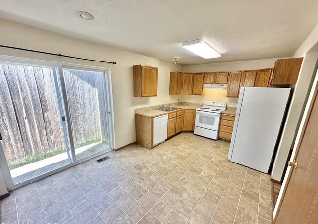 107 N Caton St, Post Falls, ID 83854 - photo 3