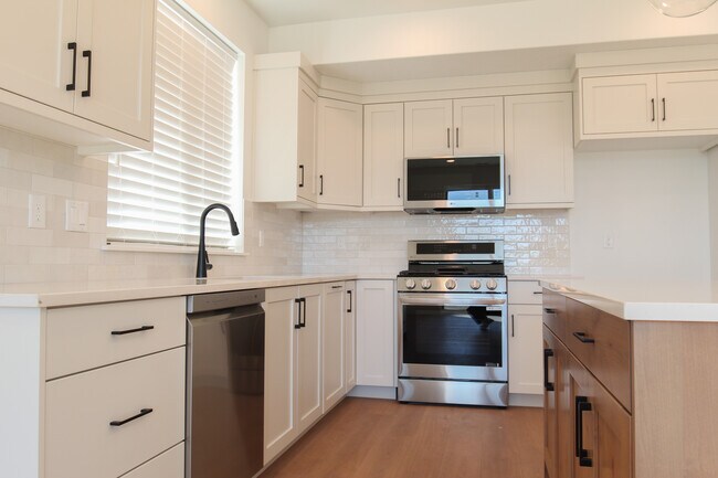 730 E 1250 S, Hyrum, UT 84319 - photo 2