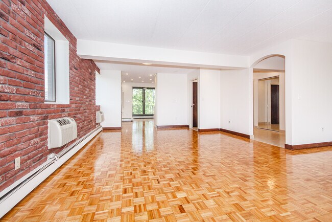 31 Harris St, Brookline, MA 02446 - photo 3