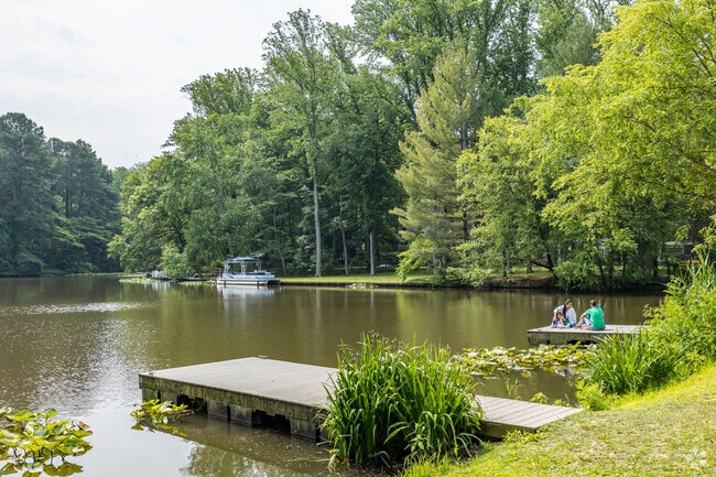 Lake Barcroft residents love to visit the neighborhood lake for some fresh air and water views.