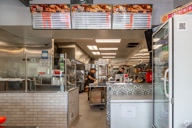 Ed’s Kitchen in Summerhill Park serves up grilled kebabs, gourmet salads and hearty soups.