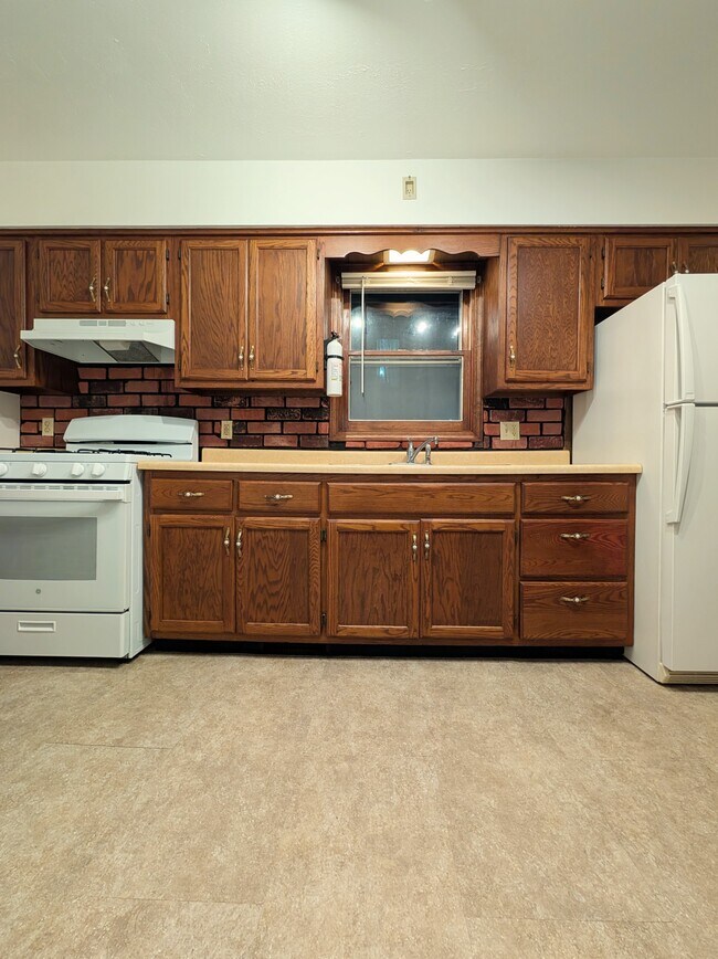 591 N Lincoln Ave unit 591 North Lincoln Av, Salem, OH 44460 - photo 4