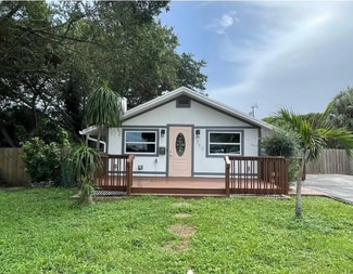 710 S Pine St, Lake Worth Beach, FL 33460