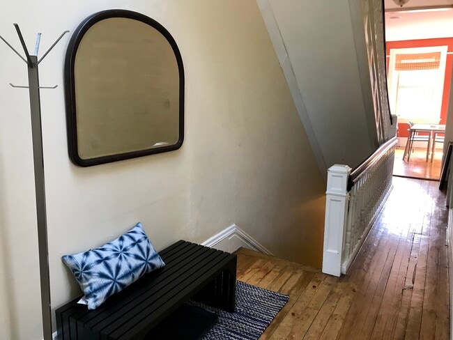 3284 Dawson St unit Furnished Bedroom 2, Pittsburgh, PA 15213 - photo 4