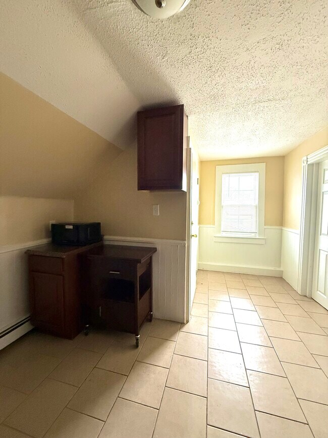 117 Lloyd St unit 3, New Haven, CT 06513 - photo 4