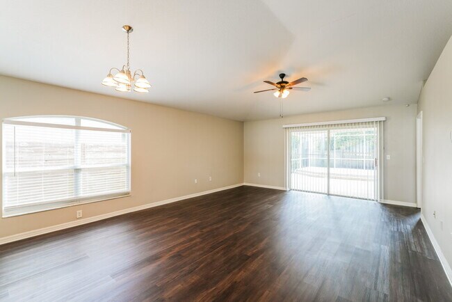 29324 Birds Eye Dr, Wesley Chapel, FL 33543 - photo 5