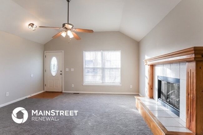 960 N Walnut St, Olathe, KS 66061 - photo 6