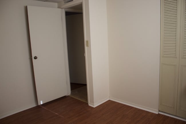 209 E 11th St, Newton, KS 67114 - photo 4