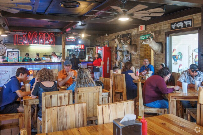 Wagon Wheel is the spot for BBQ excellence near Deer Run.