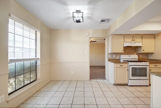 619 Luther Dr unit B1, Georgetown, TX 78628 - photo 7