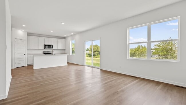 152 Cressmoor Blvd, Hobart, IN 46342 - photo 7