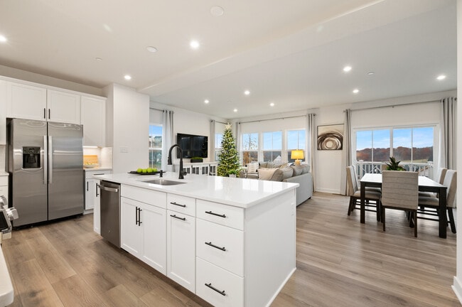 104 Leah Dr, Jackson Township, PA 16063 - photo 4