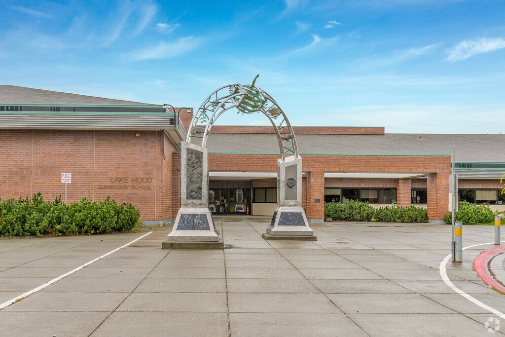 Students can attend Lake Hood Elementary School in Anchorage, Alaska.