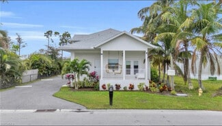 3204 Karen Dr, Naples, FL 34112