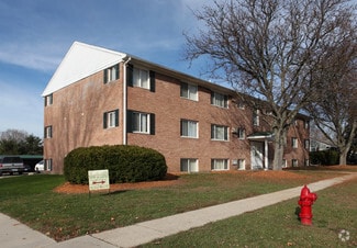 515 Maple St, Grand Ledge, MI 48837