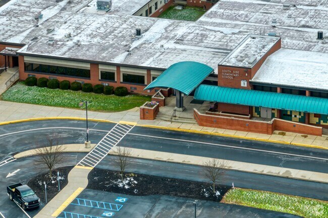 South Side Elementary School receives an overall B- grade from niche.com.