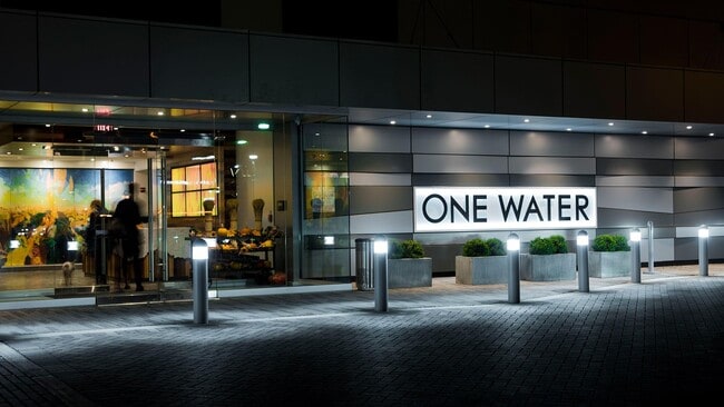 250 N Christopher Columbus Blvd unit 505, Philadelphia, PA 19106 - photo 2