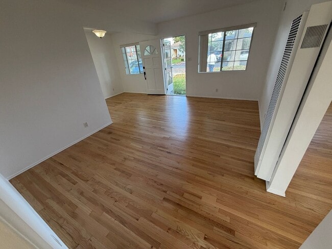 2004 19th St, Santa Monica, CA 90404 - photo 3
