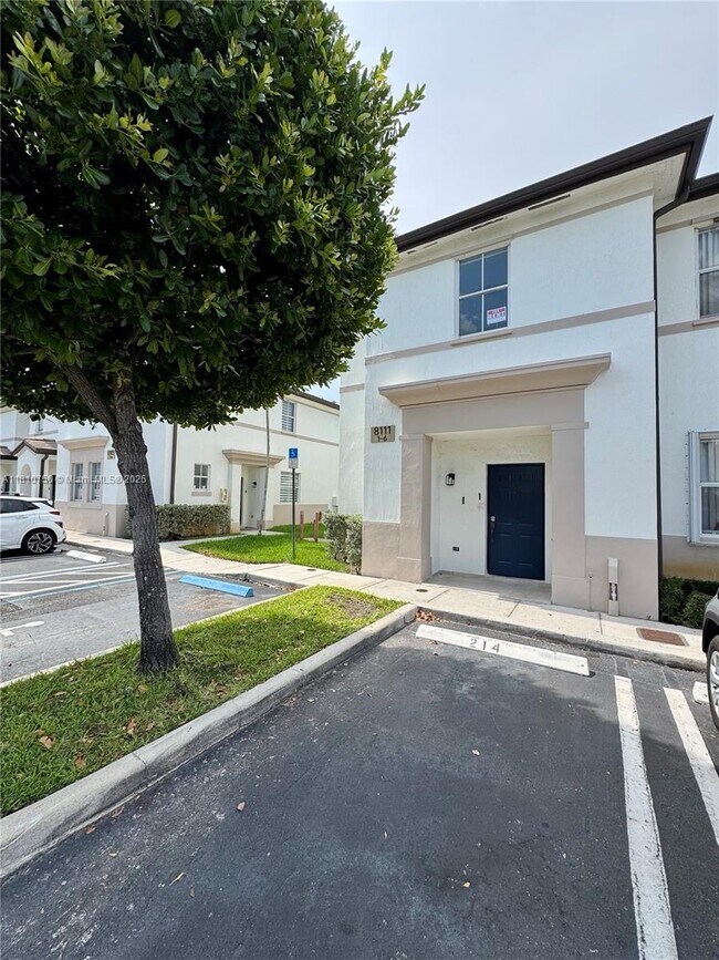 8111 W 36th Ave, Hialeah, FL 33018