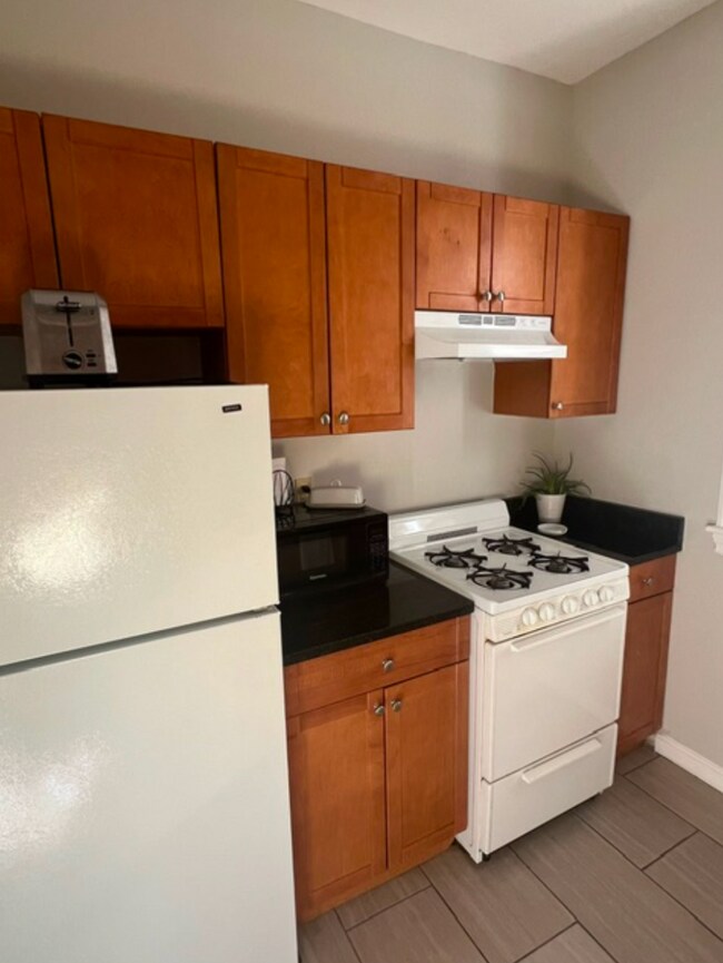 9 Gardner St unit 4, Boston, MA 02134 - photo 6