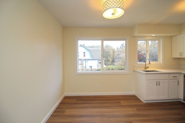 1865-1865 SE Oak St unit 1857, Portland, OR 97214 - photo 5