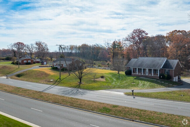 Fritters Corner has smaller homes near roads that lead to shopping centers.